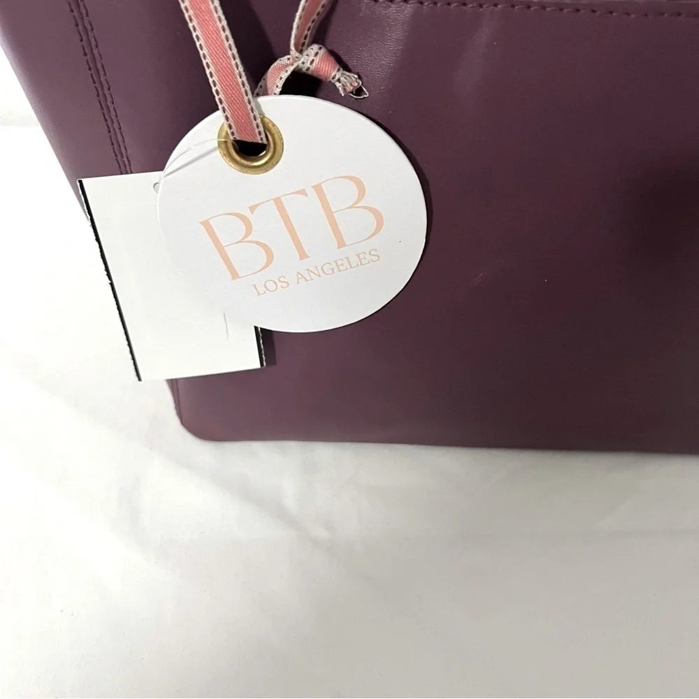 BTB Los Angeles Women’s Yasmin Small Tote Flower Details Flat Bottom Leather NWT